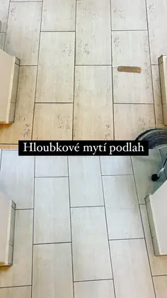 Hloubkové mytí dlažby v interiéru